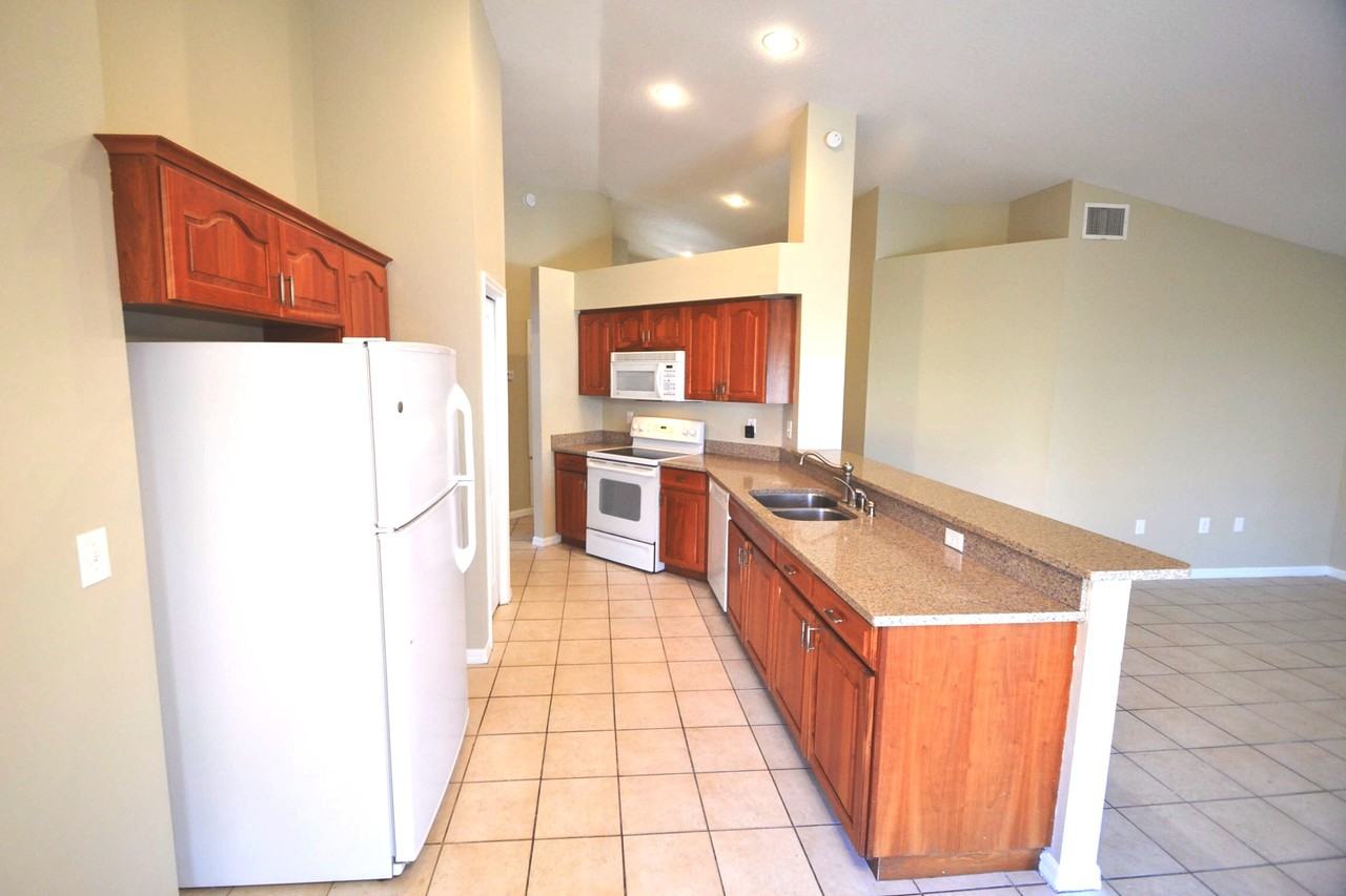 536 Beth Ann St - Photo 3 of 12