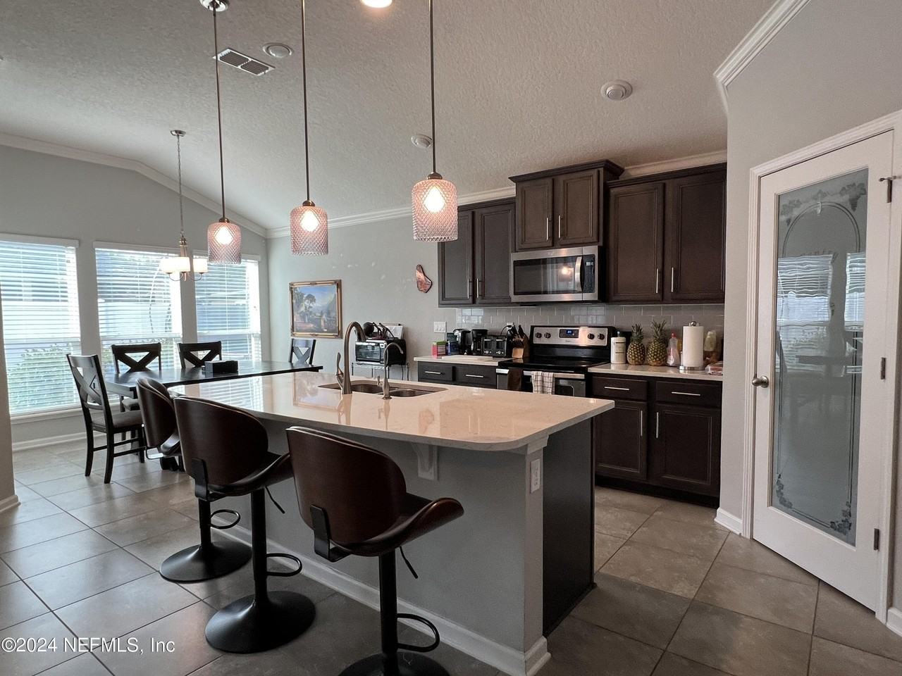 16022 Willow Bluff Ct - Photo 2 of 44