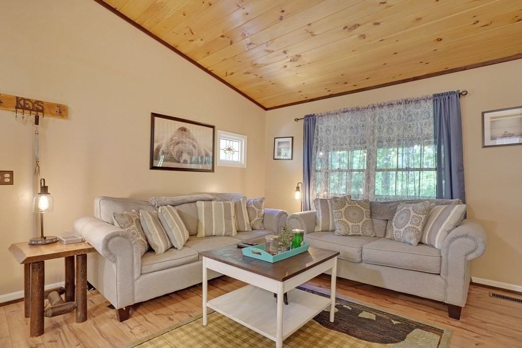 41 Courtside Ct - Photo 6 of 38