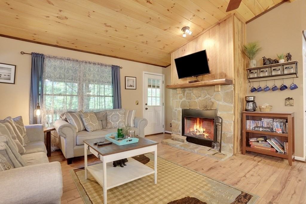 41 Courtside Ct - Photo 7 of 38