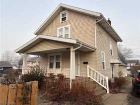 315 E 10th St Unit Rear - Photo 1 of 1