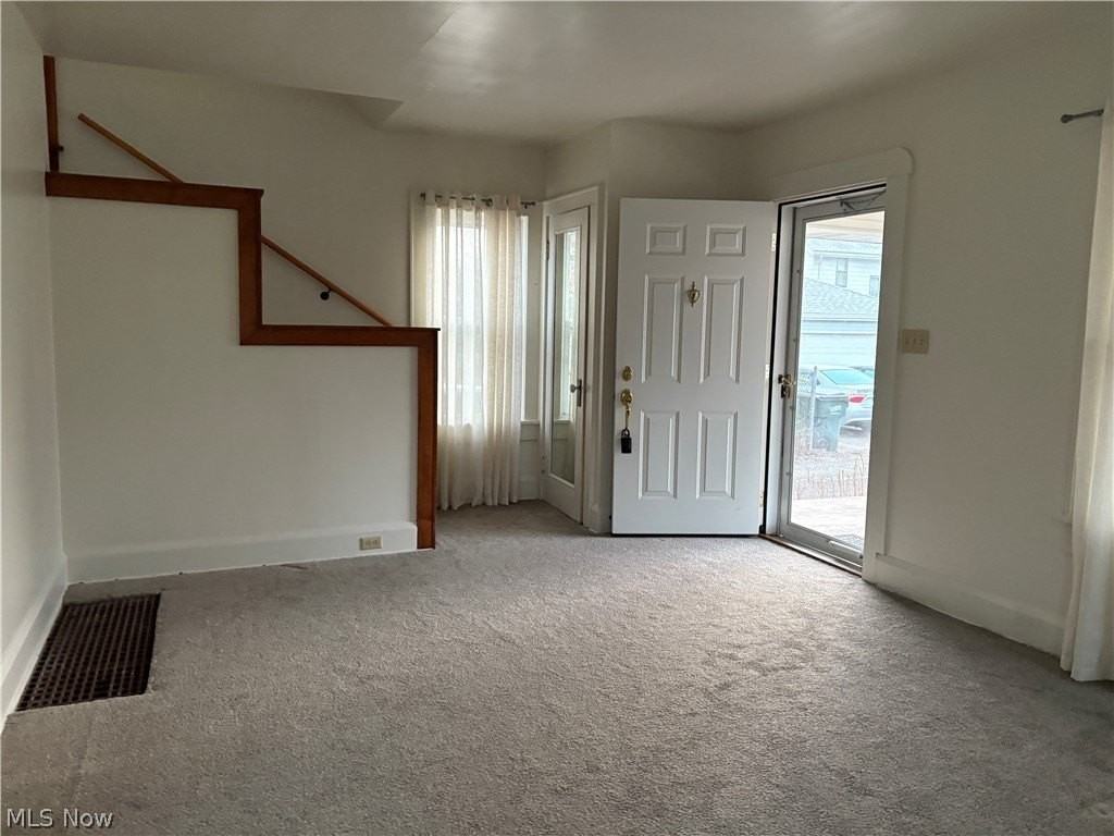 315 E 10th St Unit Rear - Photo 4 of 24