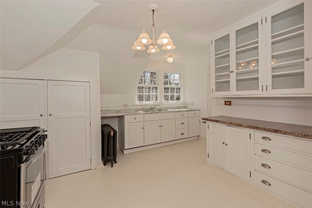 285 Corning Dr - Photo 6 of 13