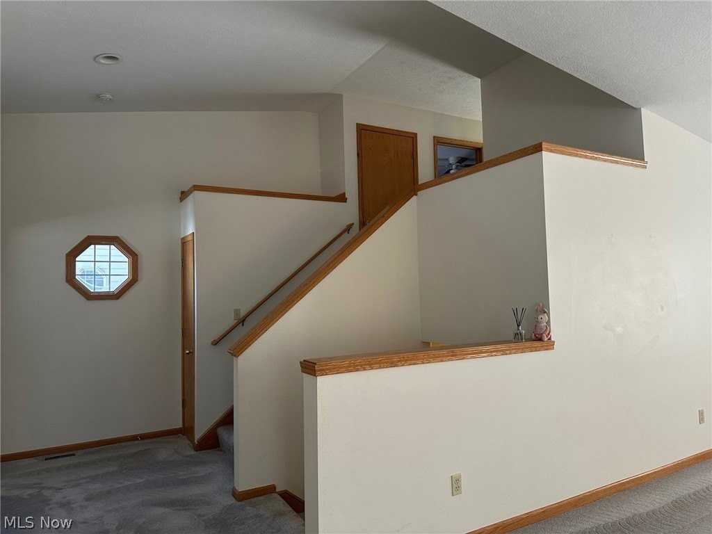 1651 Discovery Rd - Photo 4 of 13