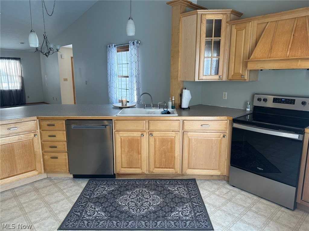 1651 Discovery Rd - Photo 5 of 13