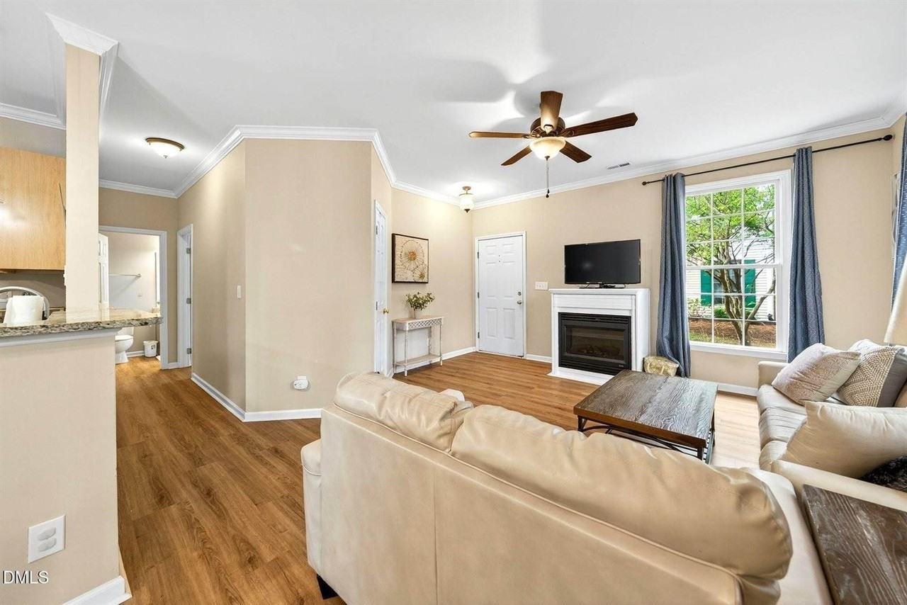 1513 Kudrow Ln - Photo 6 of 29