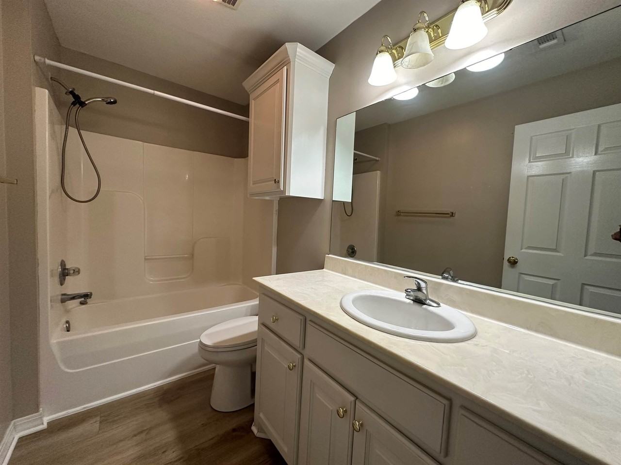 18007 Eastgate Dr #A - Photo 4 of 7