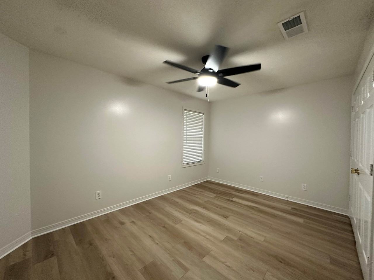 18007 Eastgate Dr #A - Photo 5 of 7