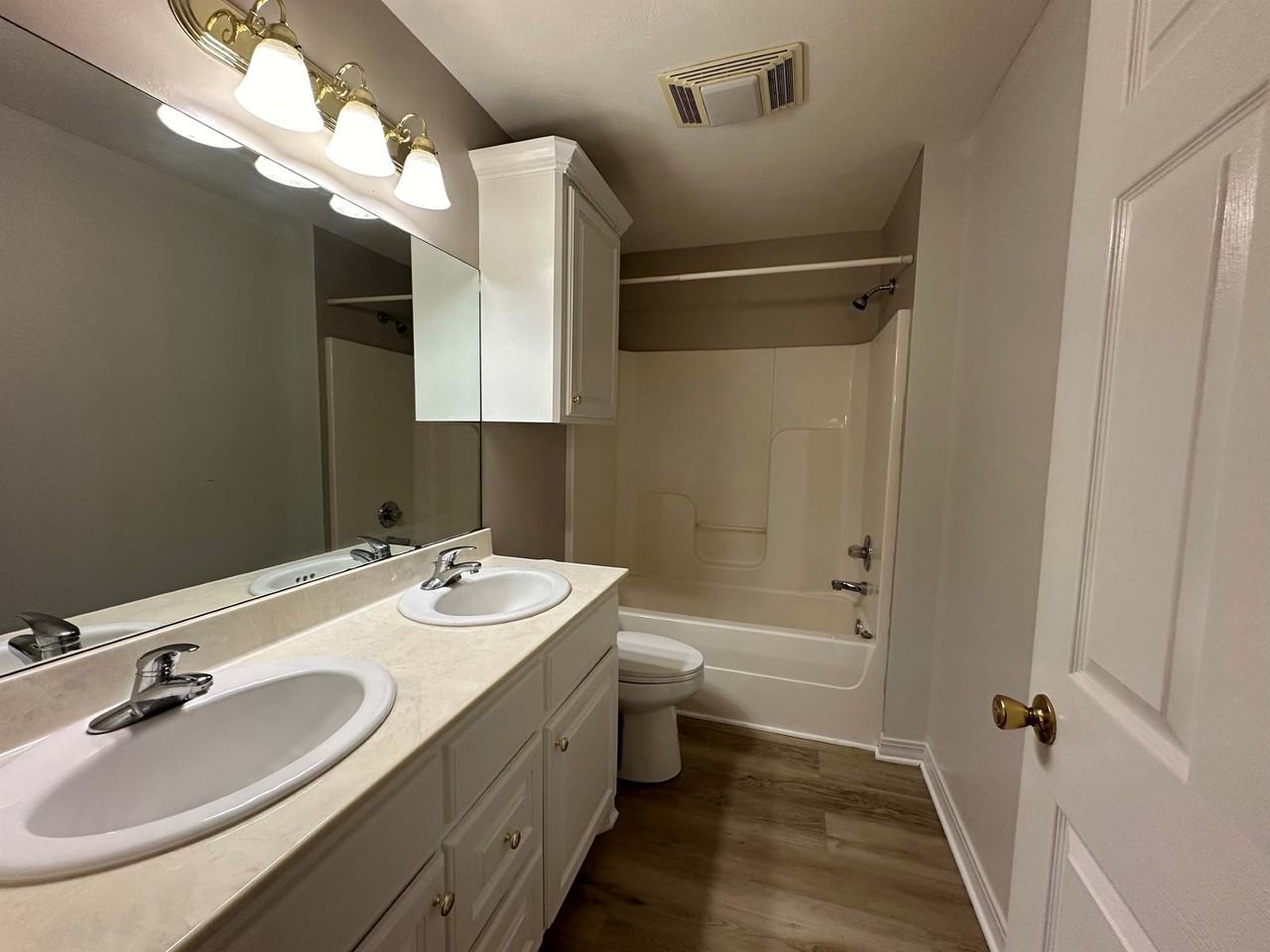 18007 Eastgate Dr #A - Photo 6 of 7