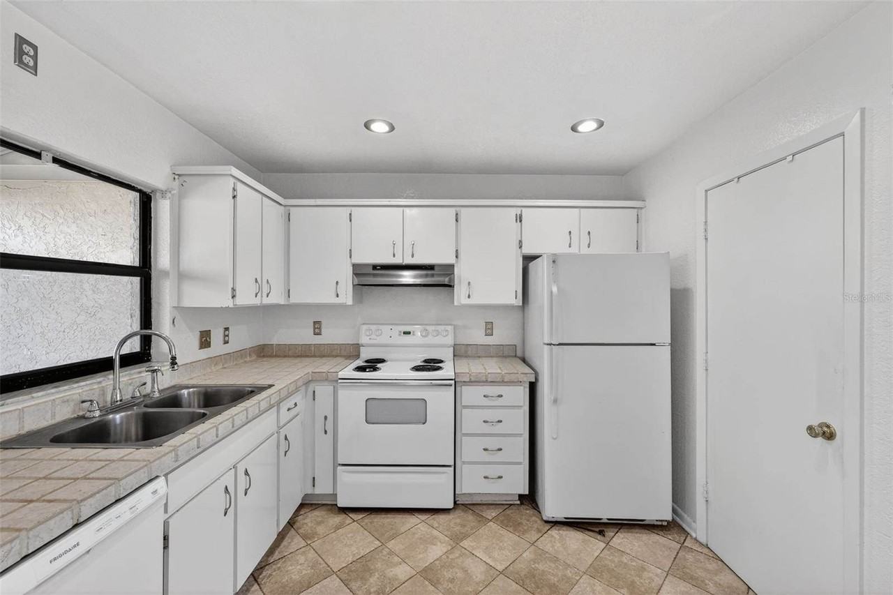 15305 Morning Dr - Photo 6 of 26