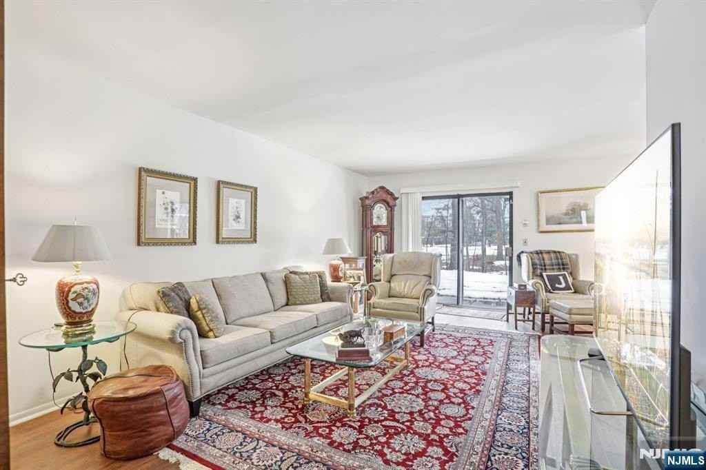 34 Palisade Ave - Photo 7 of 35