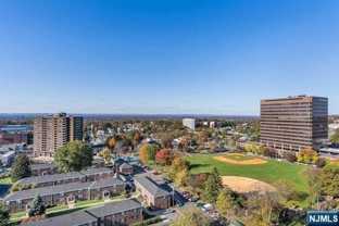 2000 Linwood Ave Apt 17h - Photo 1 of 1