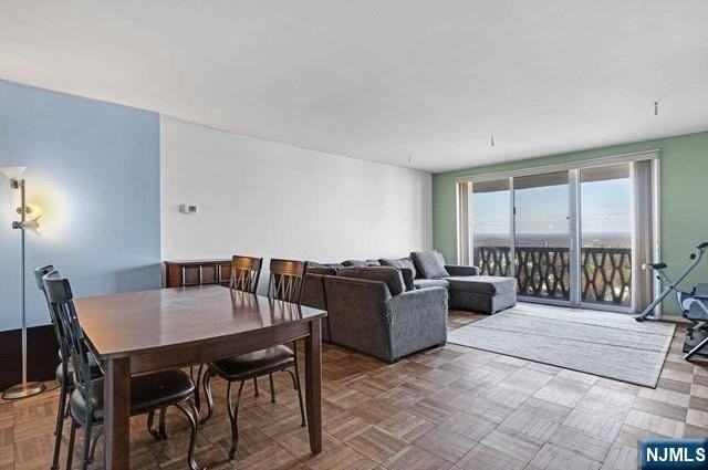 2000 Linwood Ave Apt 17h - Photo 4 of 30