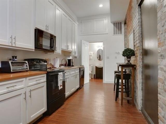 1900 Magazine St #A - Photo 7 of 8