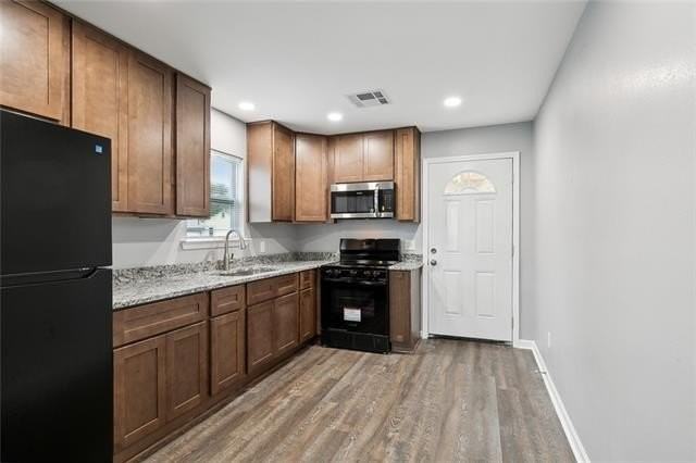 240 Clayton Dr - Photo 4 of 10