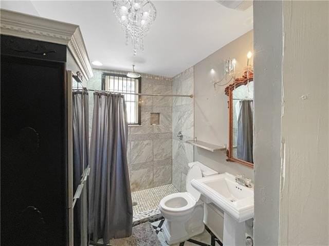 933 Toulouse St - Photo 6 of 6