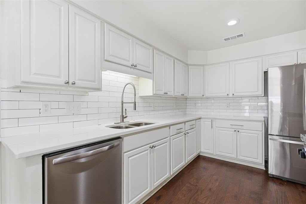 4504 Boston Dr - Photo 3 of 36