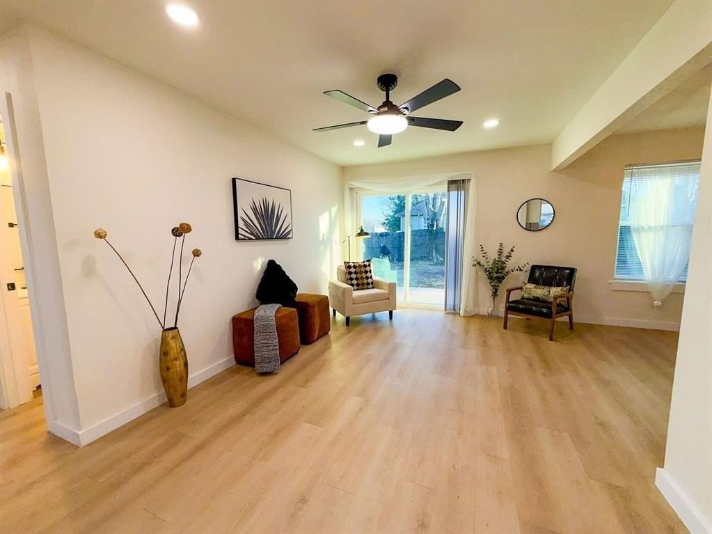 308 E Bourn St - Photo 5 of 17