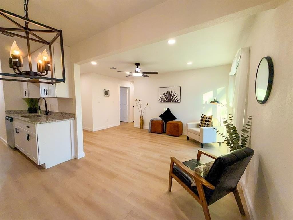 308 E Bourn St - Photo 4 of 17