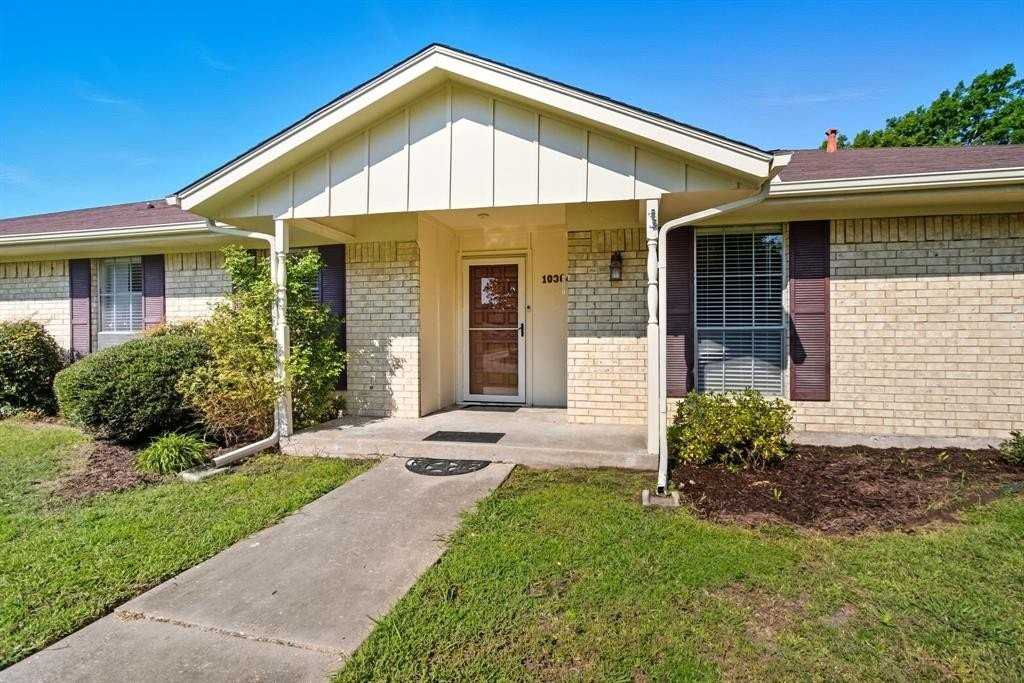 10304 Oak Creek Dr - Photo 2 of 25