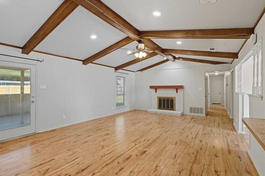 10304 Oak Creek Dr - Photo 6 of 25