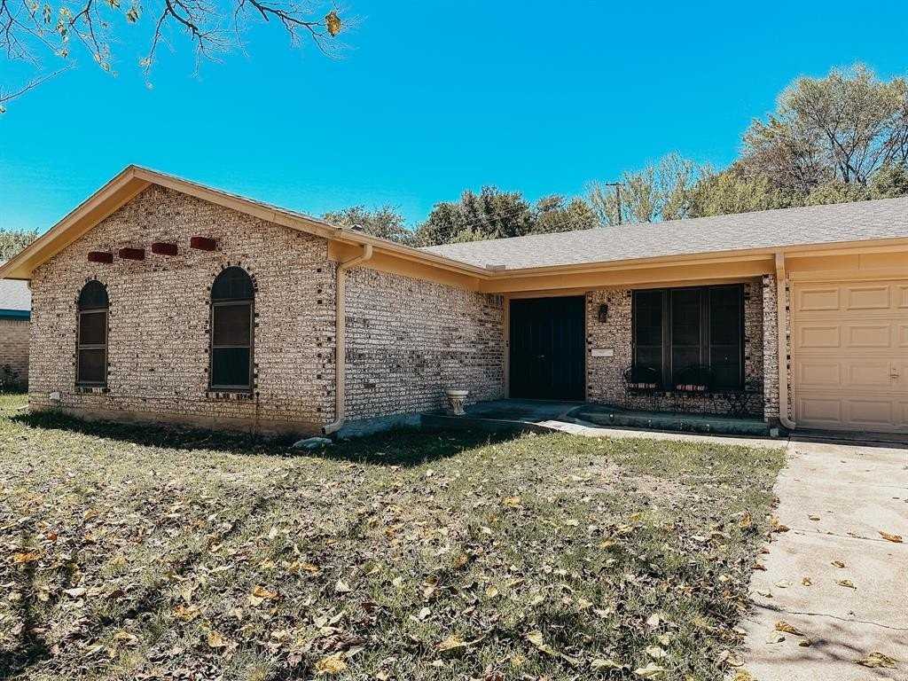 3709 Wendell Dr - Photo 2 of 10