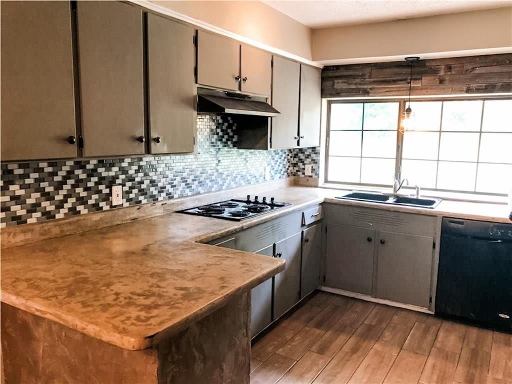 3709 Wendell Dr - Photo 5 of 10