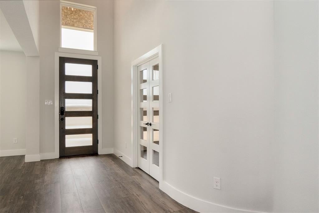 1609 Whisperwood Way - Photo 5 of 39