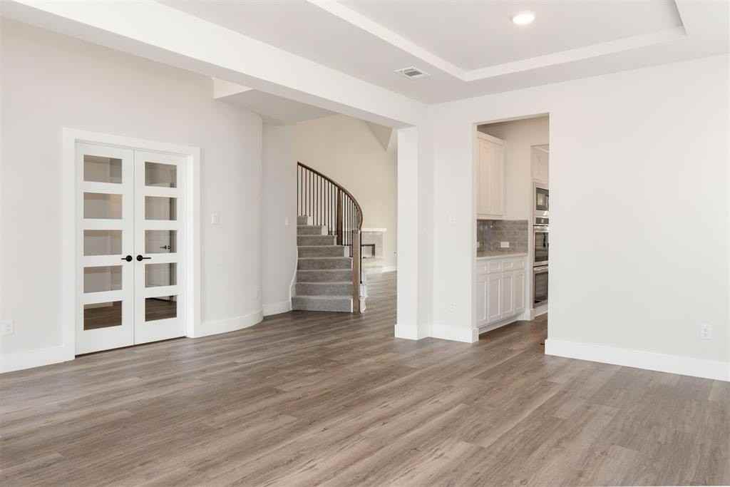 1609 Whisperwood Way - Photo 7 of 39