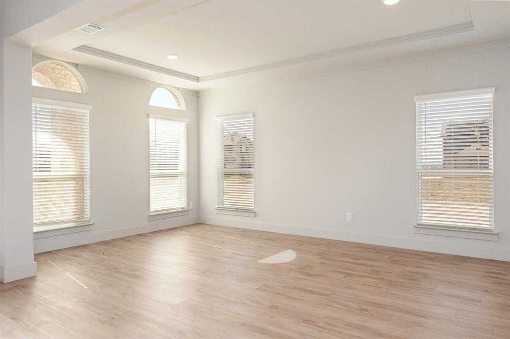 3743 Milwaukee Ave - Photo 6 of 37