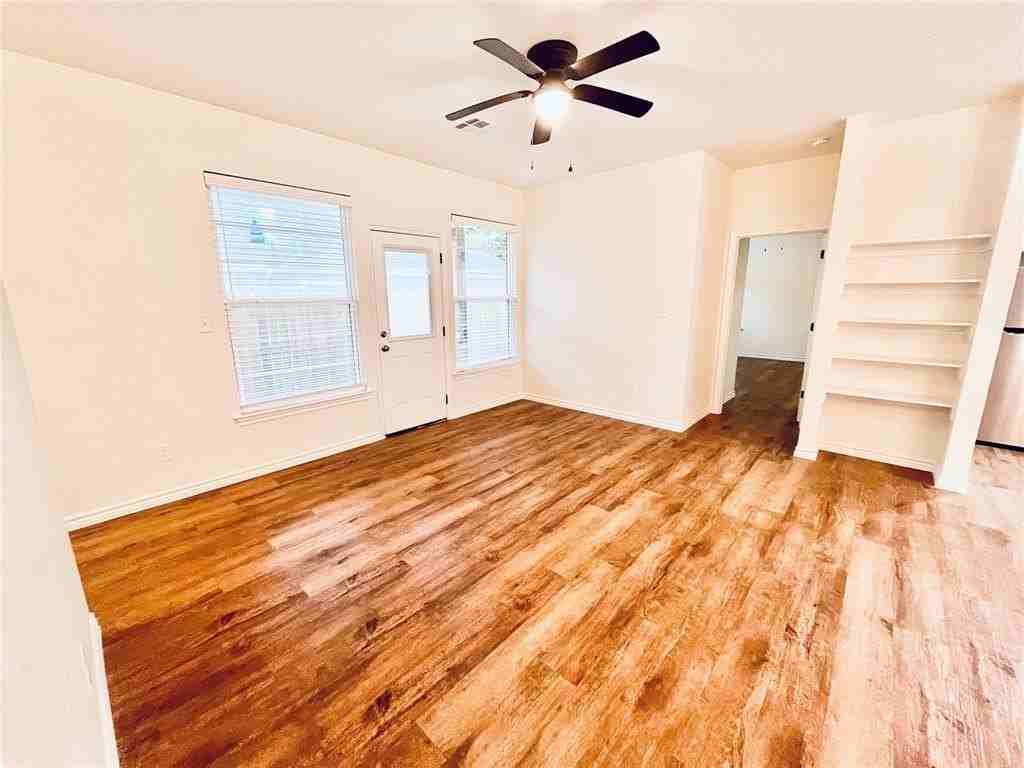 2901 S Scullin Ave - Photo 3 of 14