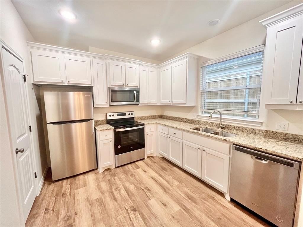 2901 S Scullin Ave - Photo 6 of 14