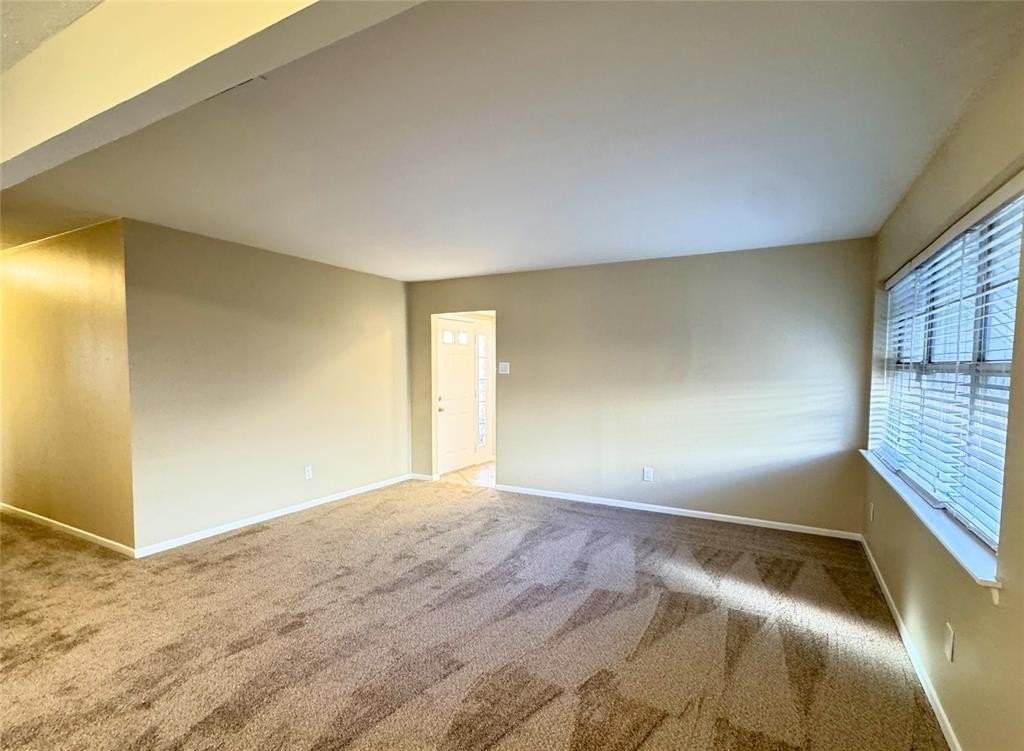 906 Warren Way - Photo 2 of 16