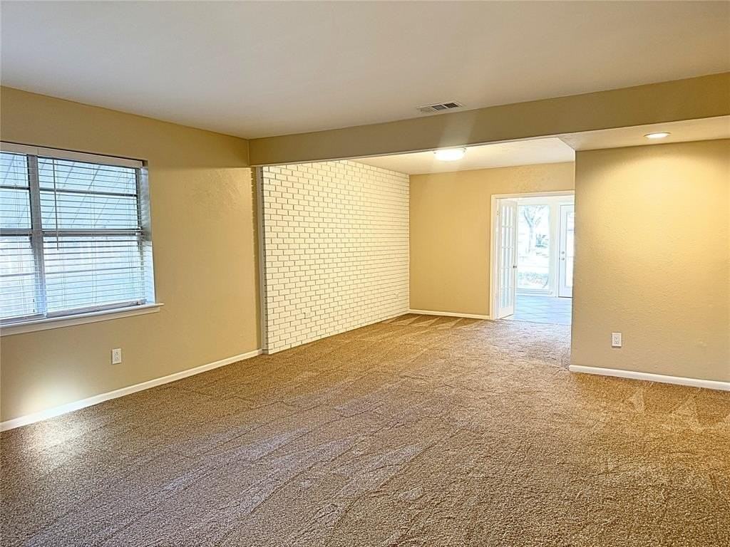 906 Warren Way - Photo 3 of 16