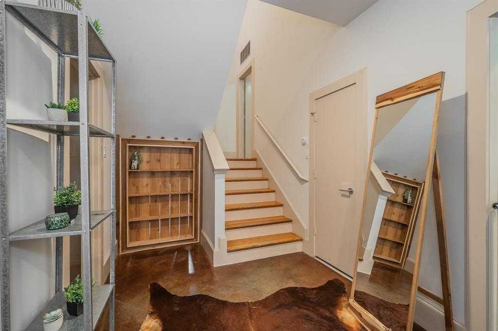 3911 Gilbert Ave #G - Photo 4 of 35