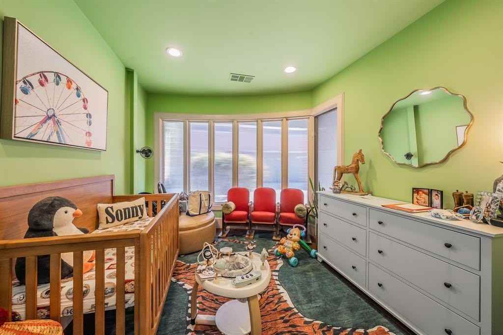 3911 Gilbert Ave #G - Photo 5 of 35