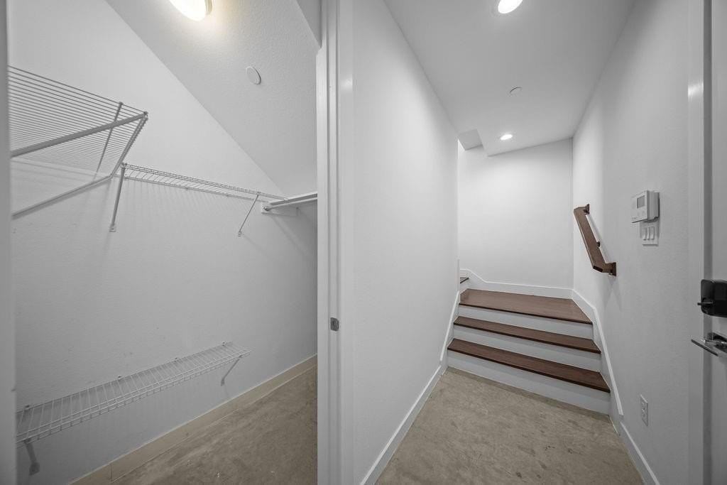 4626 Munger Ave #202 - Photo 4 of 40