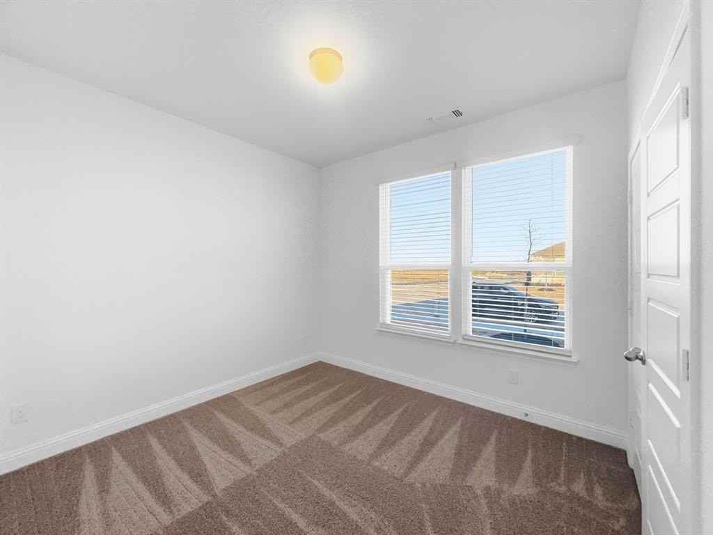 622 Saxony Dr - Photo 3 of 23