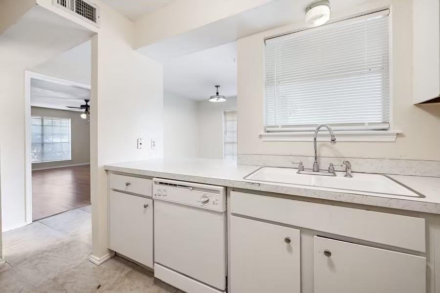 4509 Altamesa Blvd #4511 - Photo 5 of 18