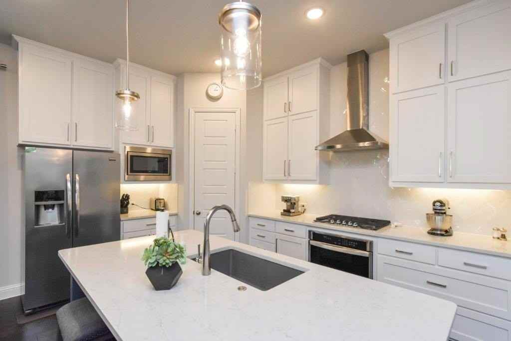 1124 Putnam Dr - Photo 4 of 29