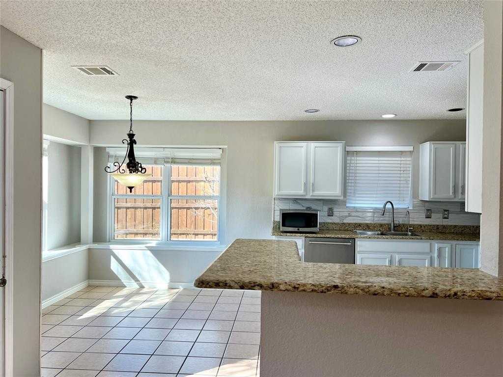 814 Clearlake Dr - Photo 7 of 30