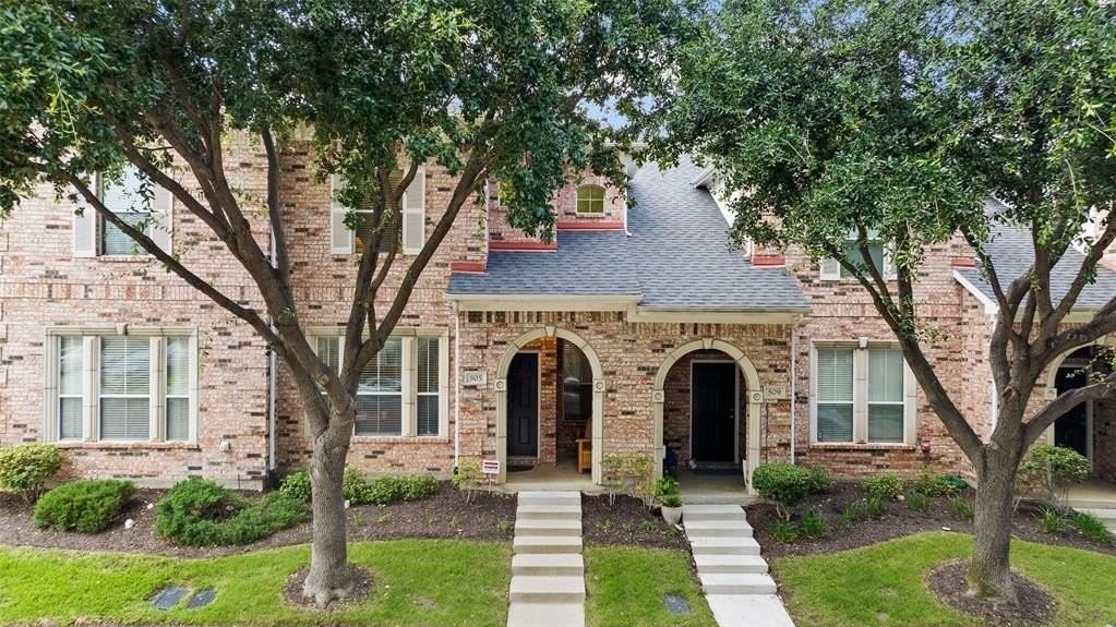 505 Legends Dr - Photo 2 of 24