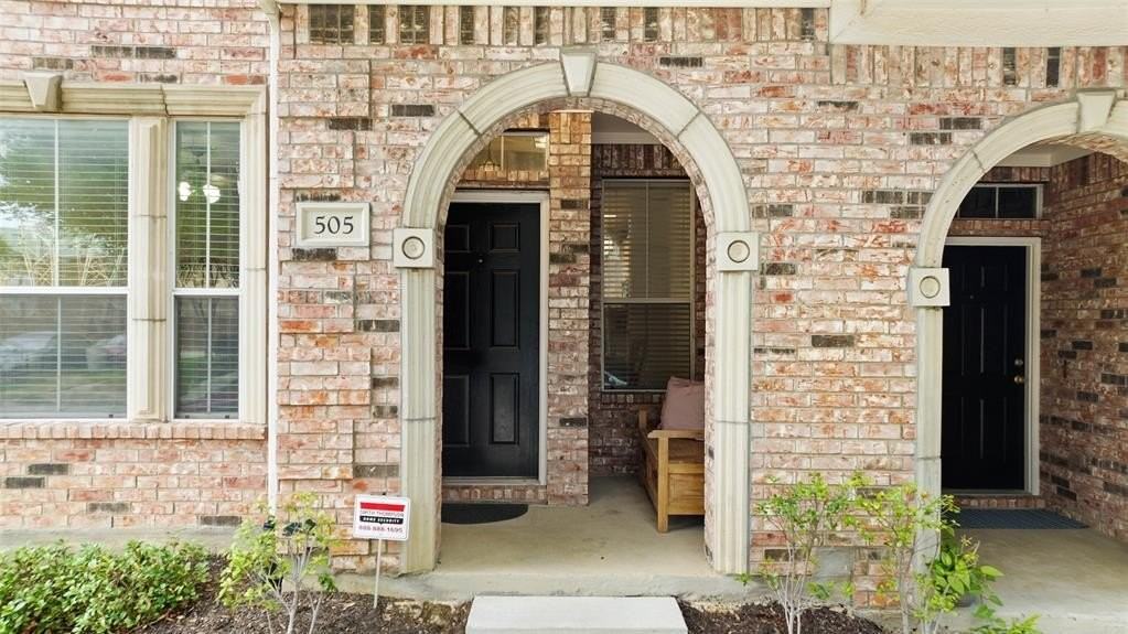 505 Legends Dr - Photo 4 of 24