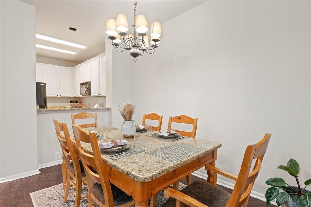 505 Legends Dr - Photo 6 of 24