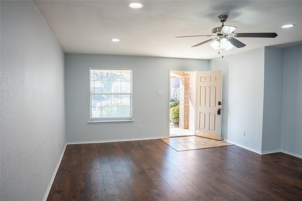 10008 Cougar Trl - Photo 3 of 7