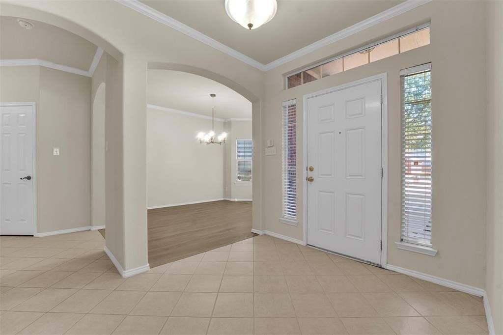 8327 Robertson Dr - Photo 4 of 27