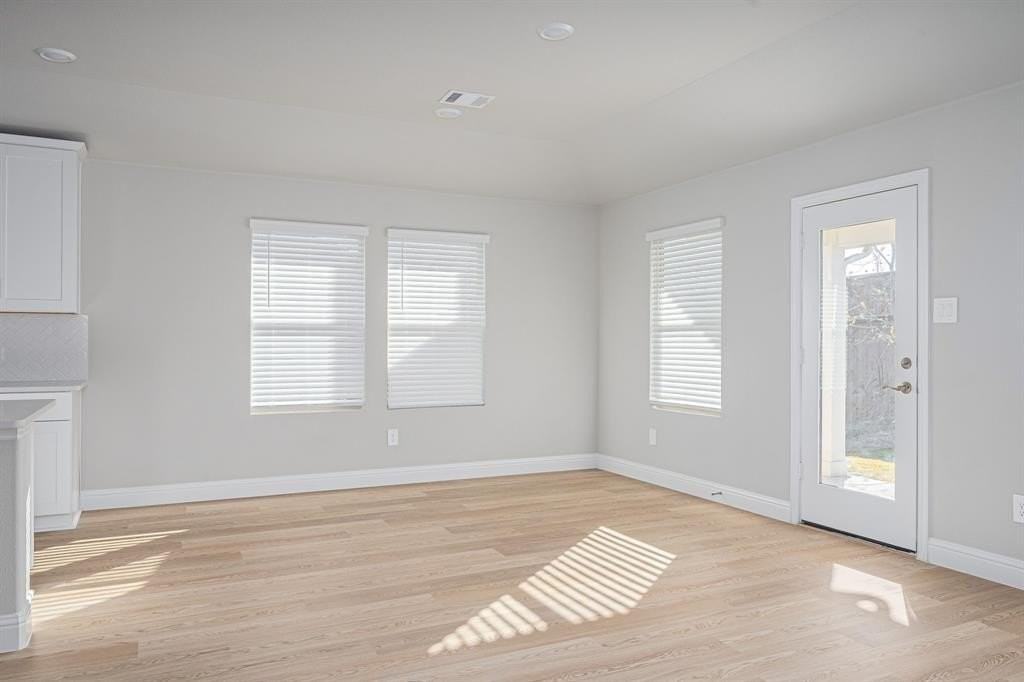 1328 Sunbeam Cv - Photo 4 of 25