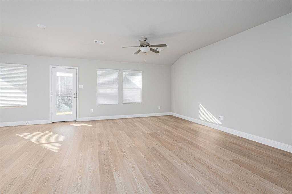 1328 Sunbeam Cv - Photo 5 of 25