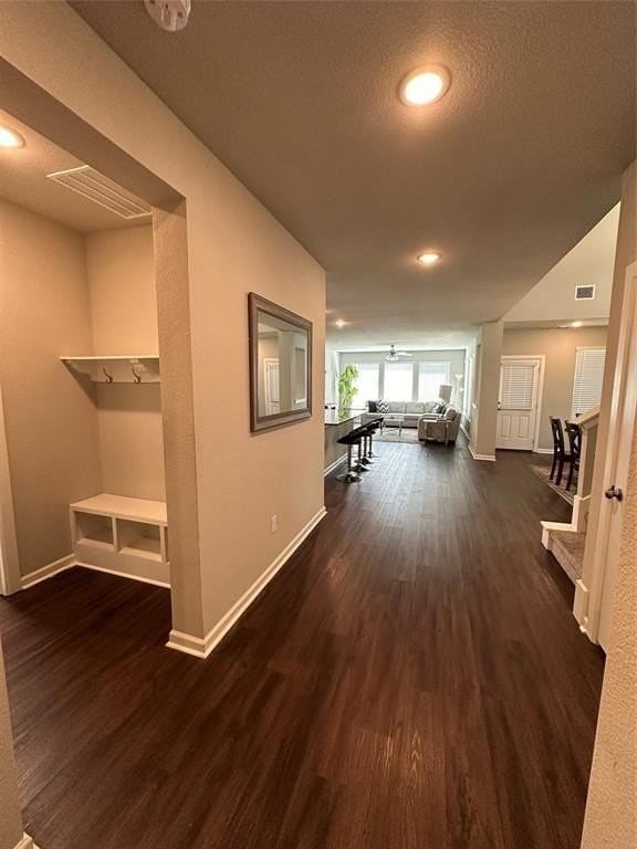 4718 Tanglewood Dr - Photo 2 of 32