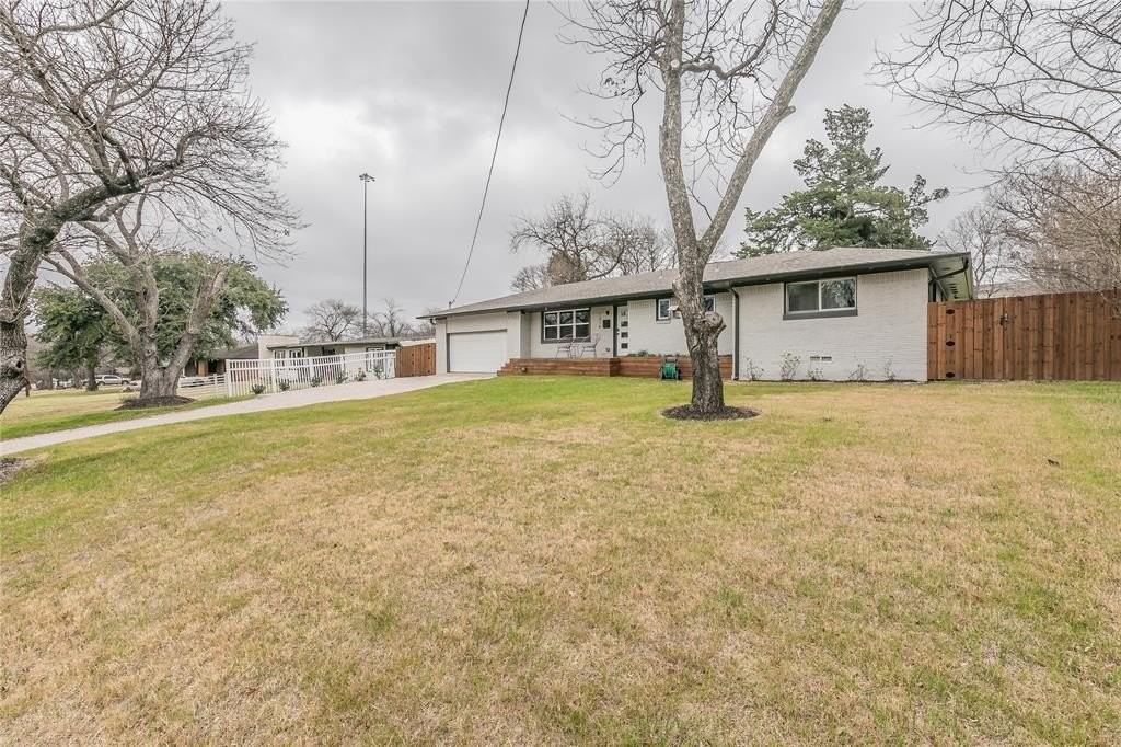 1514 Brookhaven Dr - Photo 3 of 34